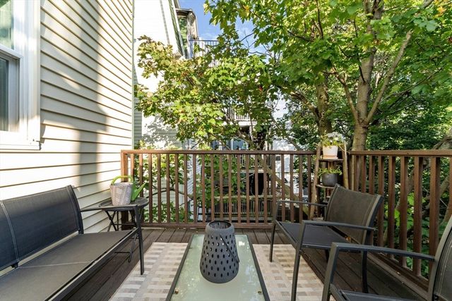 511 E 8th 2, Boston, MA 02127