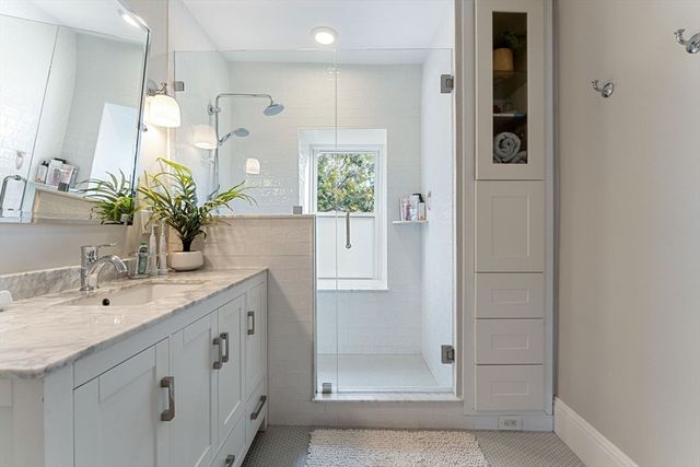 511 E 8th 2, Boston, MA 02127