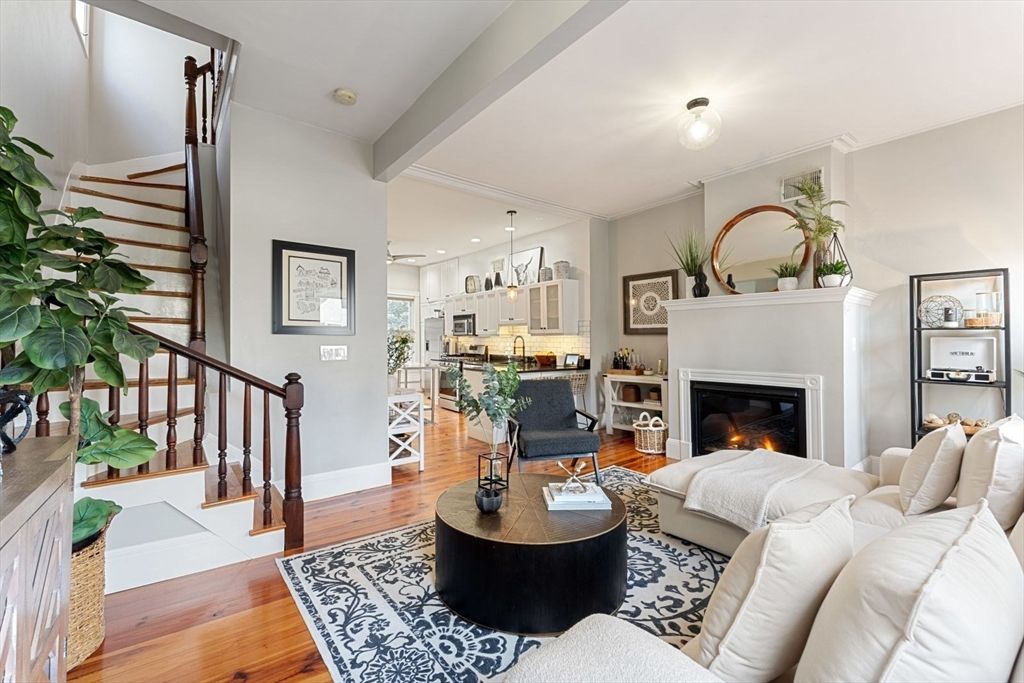 511 E 8th 2, Boston, MA 02127