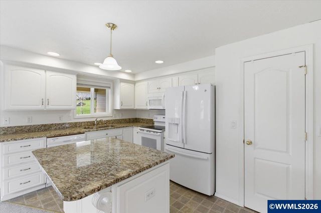 1787 Horseshoe Lake Cir NW, Albany, OR 97321