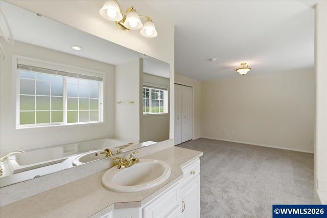 1787 Horseshoe Lake Cir NW, Albany, OR 97321