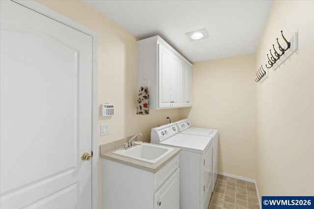 1787 Horseshoe Lake Cir NW, Albany, OR 97321