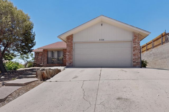 5104 La Subida Street NW, Albuquerque, NM 87105