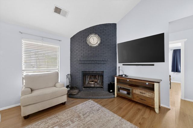 5104 La Subida Street NW, Albuquerque, NM 87105