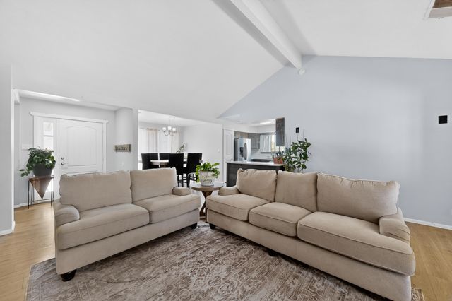 5104 La Subida Street NW, Albuquerque, NM 87105