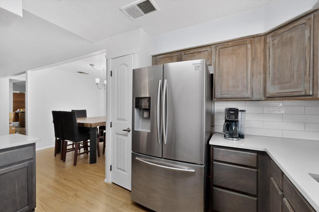 5104 La Subida Street NW, Albuquerque, NM 87105