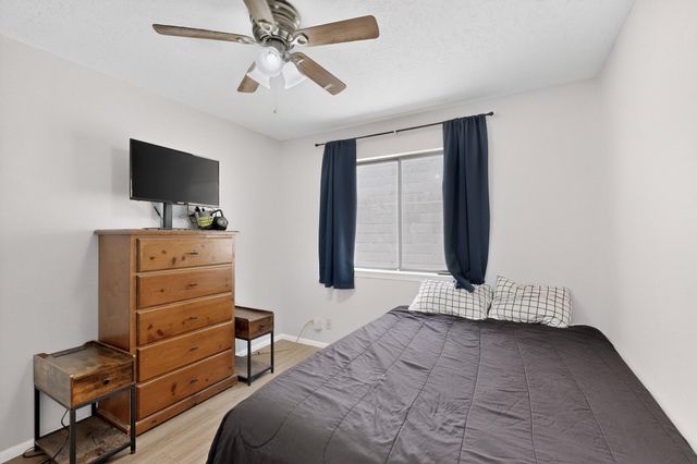 5104 La Subida Street NW, Albuquerque, NM 87105