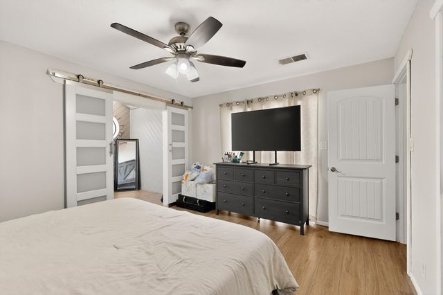 5104 La Subida Street NW, Albuquerque, NM 87105