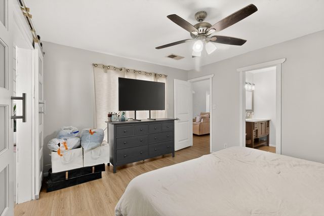 5104 La Subida Street NW, Albuquerque, NM 87105