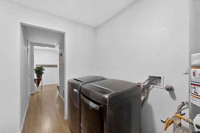 5104 La Subida Street NW, Albuquerque, NM 87105