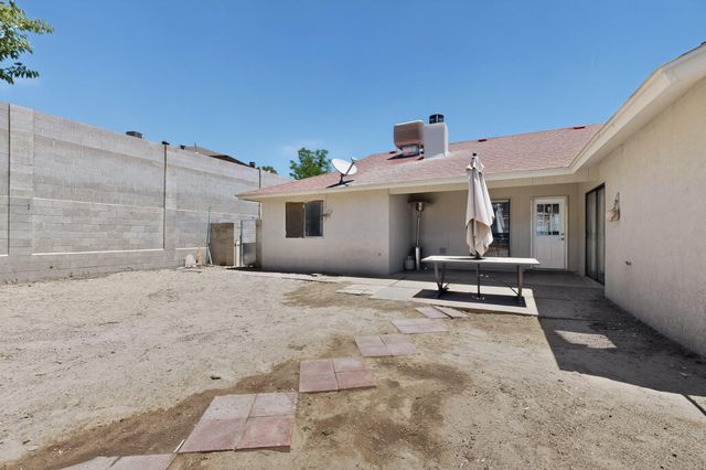 5104 La Subida Street NW, Albuquerque, NM 87105