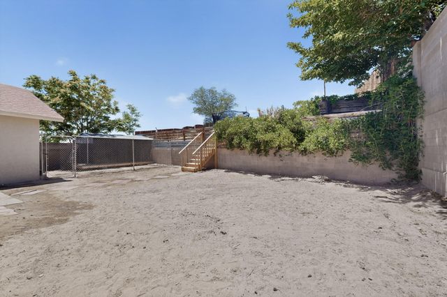 5104 La Subida Street NW, Albuquerque, NM 87105