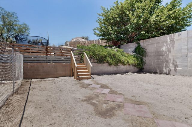 5104 La Subida Street NW, Albuquerque, NM 87105