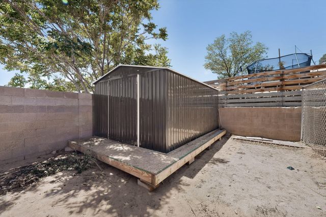 5104 La Subida Street NW, Albuquerque, NM 87105