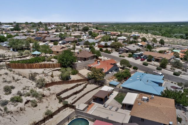 5104 La Subida Street NW, Albuquerque, NM 87105