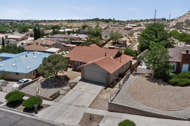 5104 La Subida Street NW, Albuquerque, NM 87105
