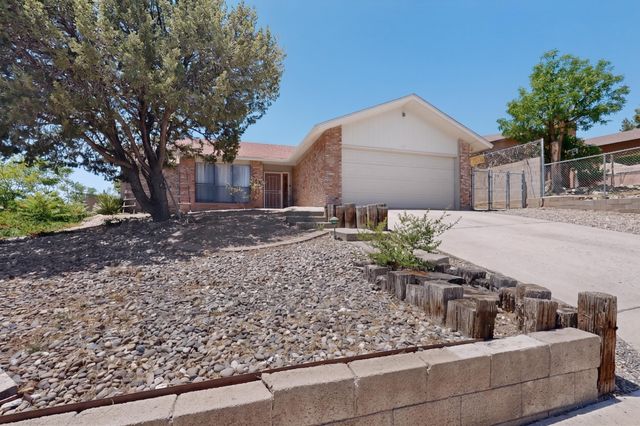 5104 La Subida Street NW, Albuquerque, NM 87105