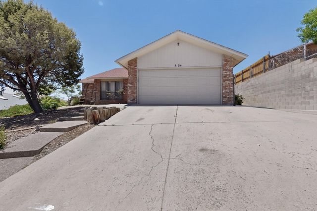 5104 La Subida Street NW, Albuquerque, NM 87105