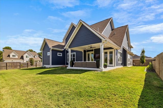 2001 W Coyote Trail, Rogers, AR 72758