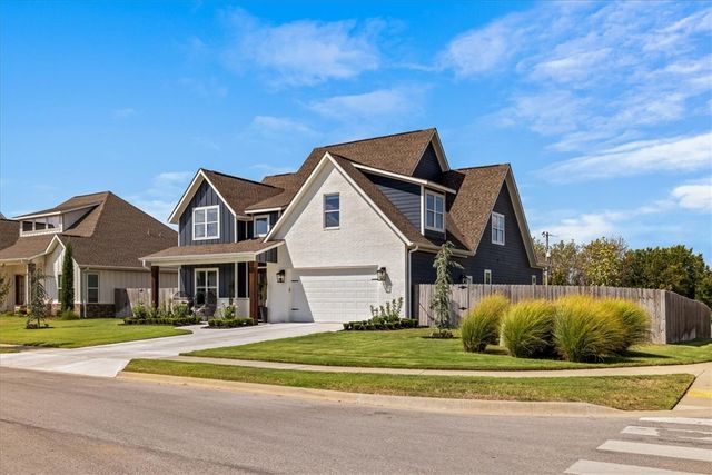2001 W Coyote Trail, Rogers, AR 72758