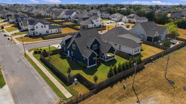 2001 W Coyote Trail, Rogers, AR 72758