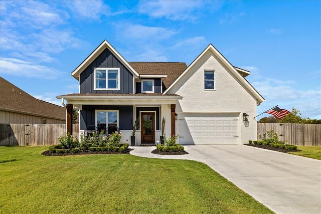 2001 W Coyote Trail, Rogers, AR 72758