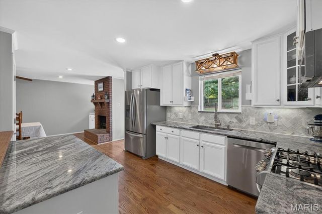 704 Clayworth Drive, Ballwin, MO 63011