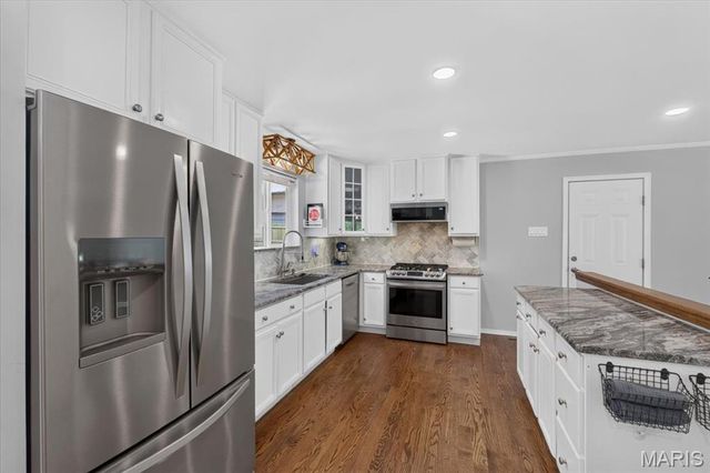 704 Clayworth Drive, Ballwin, MO 63011
