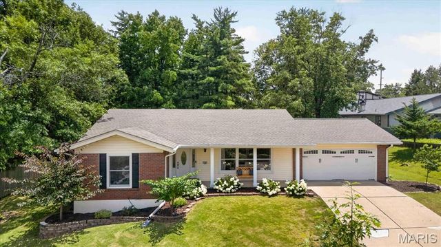 704 Clayworth Drive, Ballwin, MO 63011