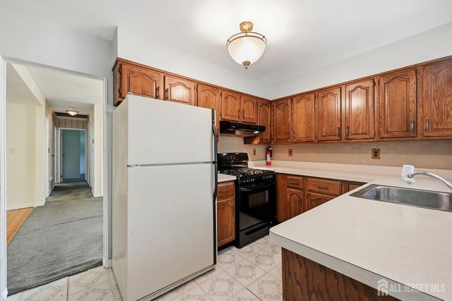 11 Georgetown Road, Parlin, NJ 08859