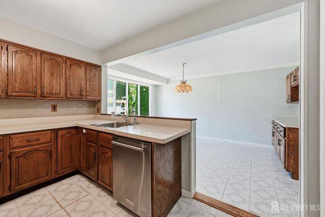 11 Georgetown Road, Parlin, NJ 08859