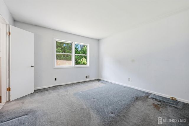11 Georgetown Road, Parlin, NJ 08859