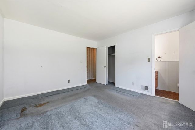 11 Georgetown Road, Parlin, NJ 08859
