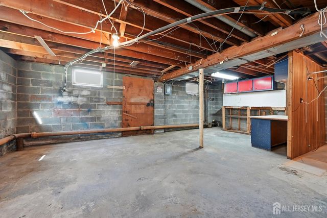 11 Georgetown Road, Parlin, NJ 08859