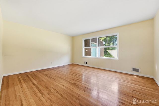 11 Georgetown Road, Parlin, NJ 08859