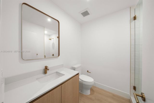 90 NE 32 St 203, Miami, FL 33127