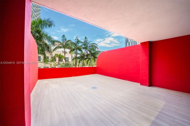 90 NE 32 St 203, Miami, FL 33127