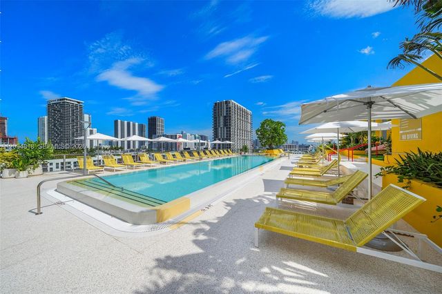 90 NE 32 St 203, Miami, FL 33127