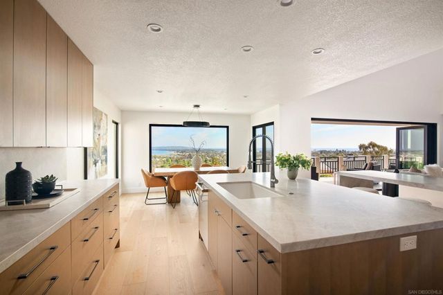 2481 La Marque St, San Diego, CA 92109