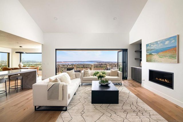 2481 La Marque St, San Diego, CA 92109