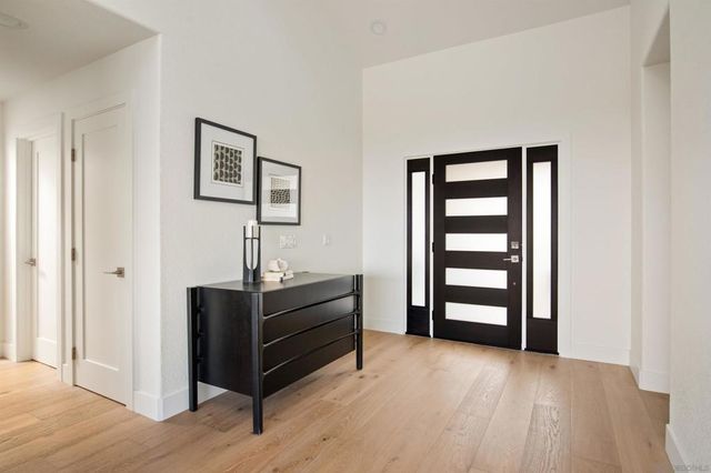 2481 La Marque St, San Diego, CA 92109