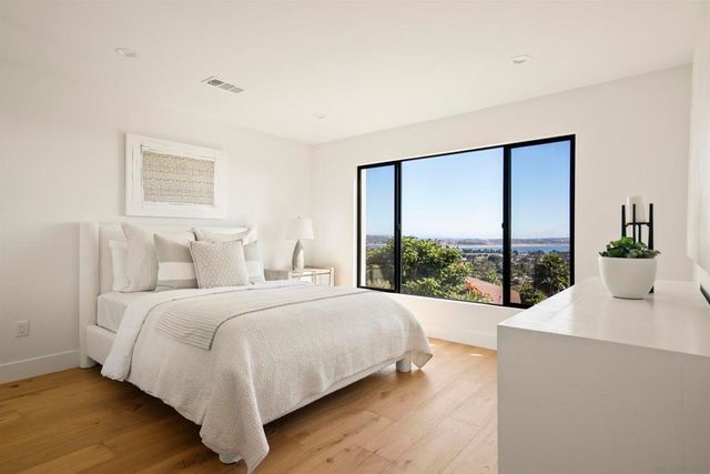 2481 La Marque St, San Diego, CA 92109