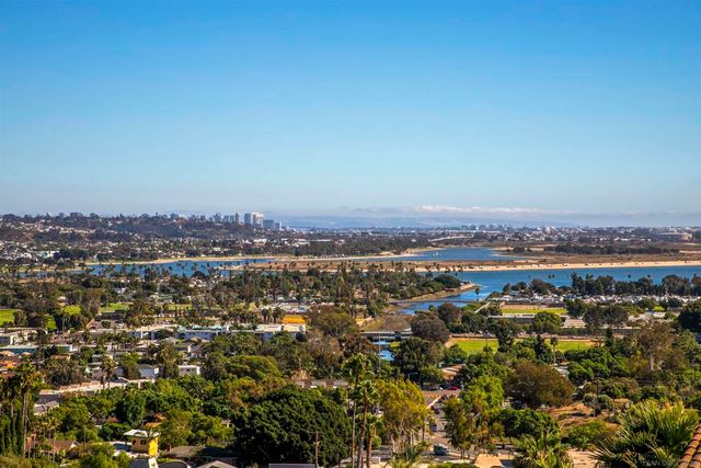 2481 La Marque St, San Diego, CA 92109