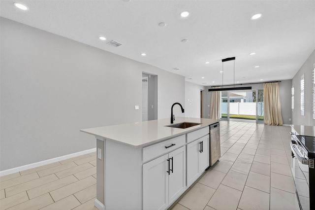 3998 BANNOCK AVENUE, Tavares, FL 32778