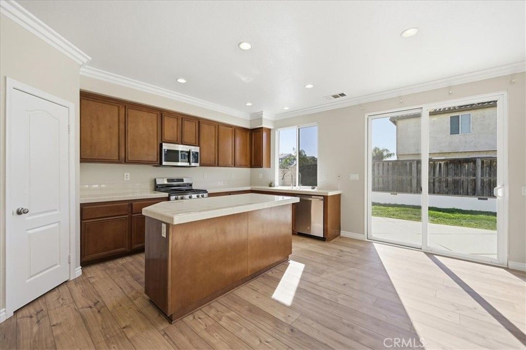 Image 7 of property listing at 2722 Azalea Avenue, San Jacinto, CA 92582
