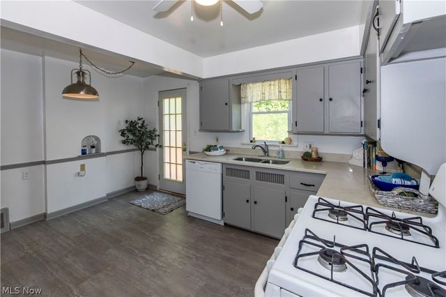 1597 Bond Street, Akron, OH 44313