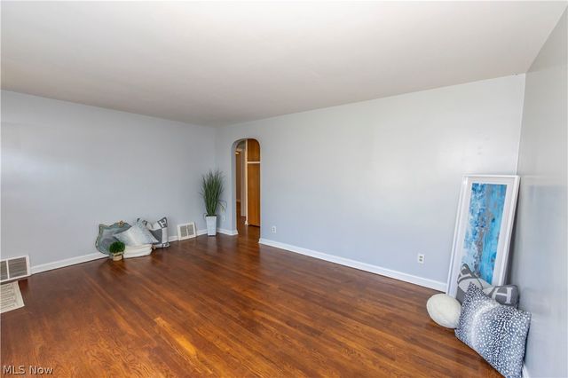 1597 Bond Street, Akron, OH 44313