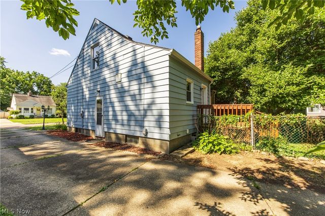 1597 Bond Street, Akron, OH 44313