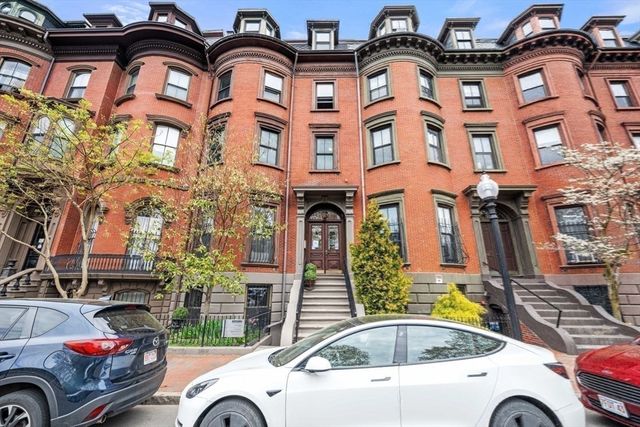 536 Massachusetts Ave 4, Boston, MA 02118