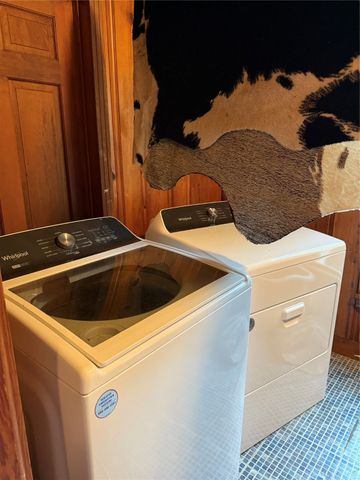 1107 W Cedar St, Coleman, TX 76834